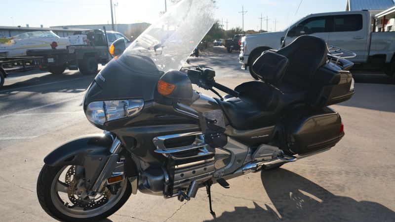 USED 2010 HONDA GOLD WING WITH AUDIO  COMFORT Image 6