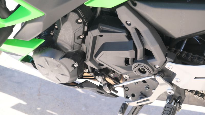 USED 2025 KAWASAKI NINJA 650 KRT EDITION ABS Image 13