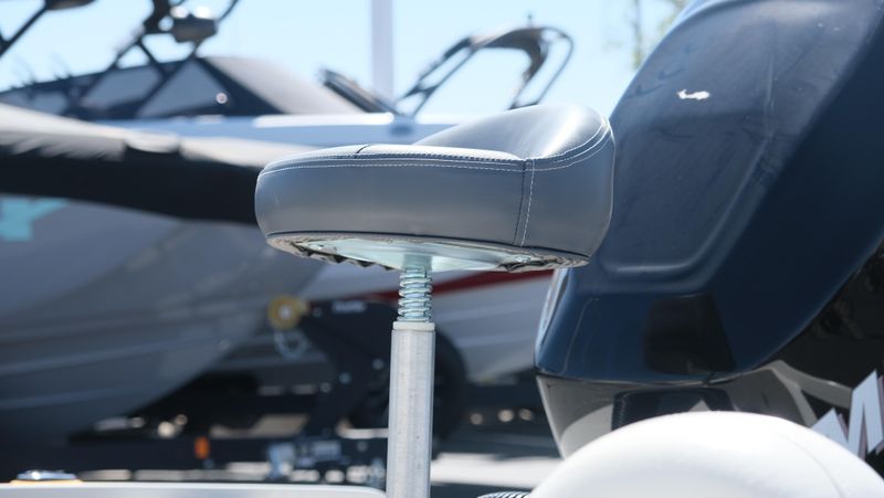 USED 2011 NITRO Z7 SPORT Image 21