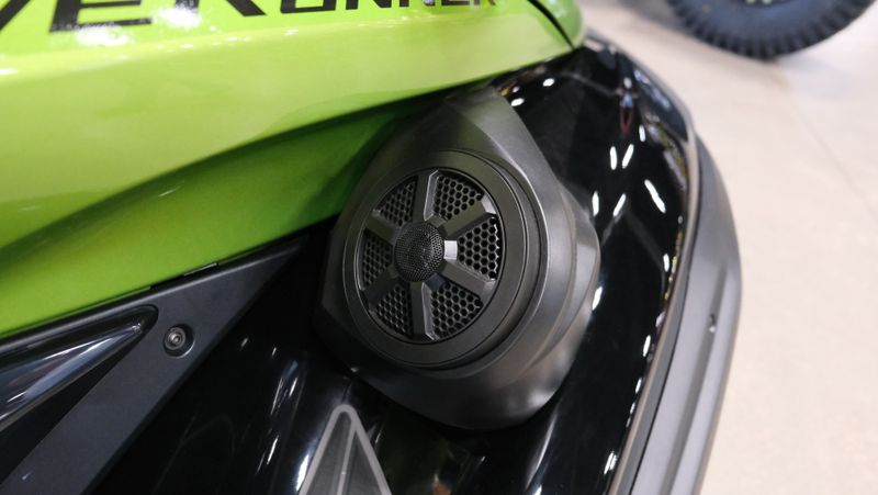 2024 Yamaha FX CRUISER SVHO WITH AUDIO BLACK AND ACID GREEN Image 10