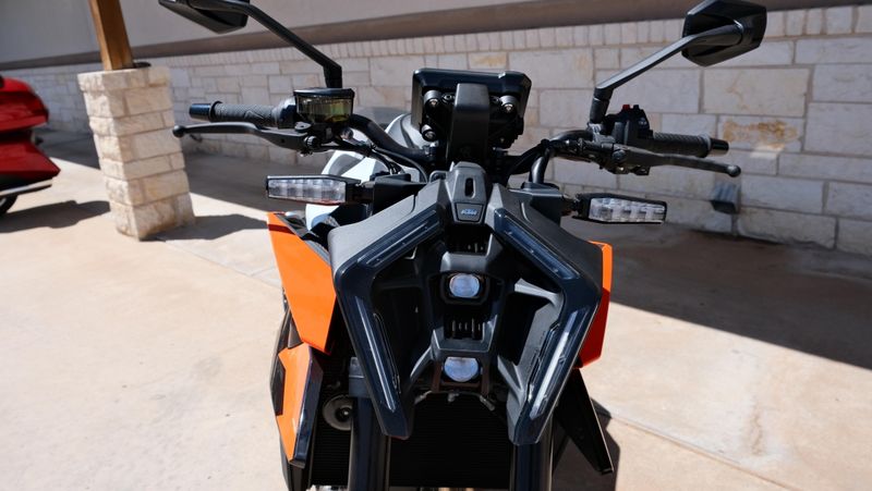 NEW 2027 KTM 990 DUKE Image 9