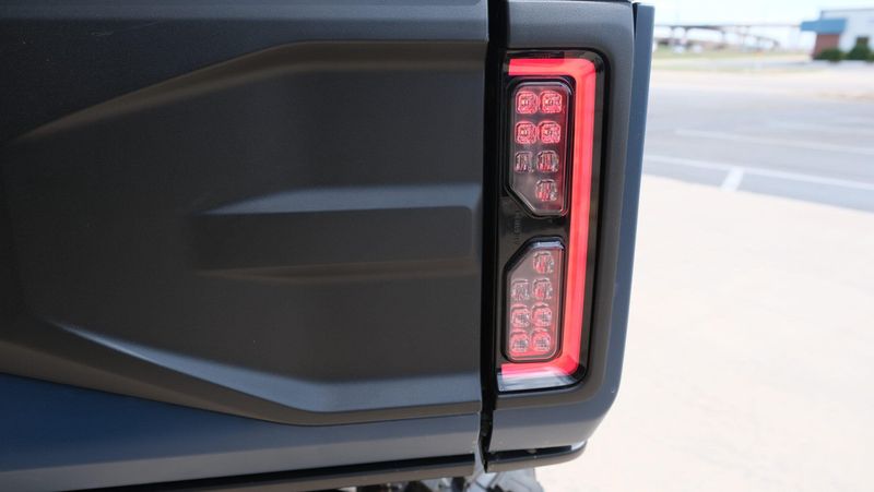 NEW 2026 CAN-AM DEFENDER MAX LIMITED CAB HD11 Image 12