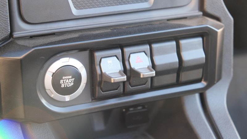 NEW 2025 POLARIS SLINGSHOT S AUTODRIVE JET BLACK Image 14