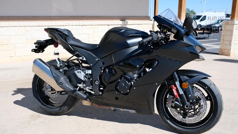 USED 2025 KAWASAKI NINJA ZX10R METAL FLAT SPARK BLACK AND EBONY  in a METAL FLAT SPARK BLACK AND EBONY exterior color. Family PowerSports (877) 886-1997 familypowersports.com