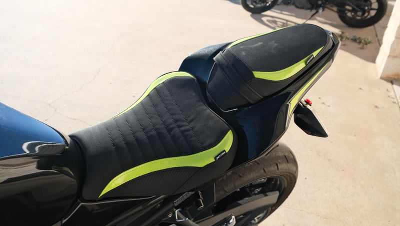 USED 2024 KAWASAKI Z900 ABS Image 6