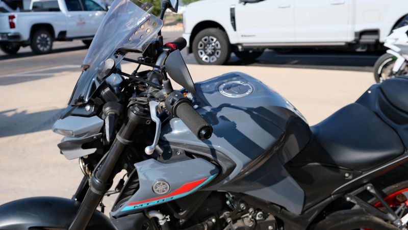 USED 2021 YAMAHA MT03 Image 3