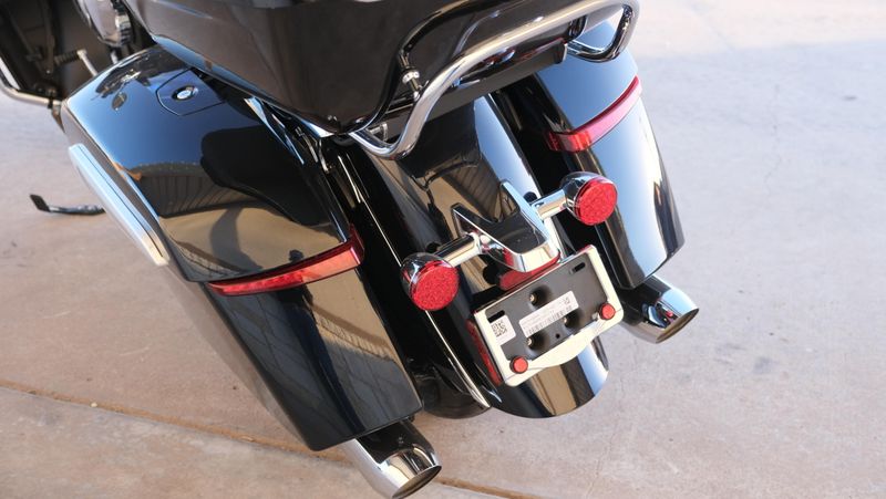 USED 2024 INDIAN MOTORCYCLE ROADMASTER LTD BLACK AZURE CRYSTAL 49ST LIMITED Image 9