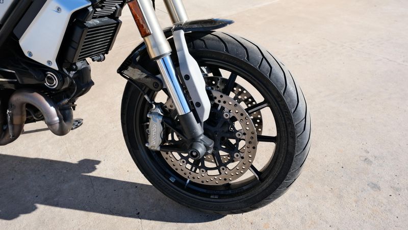 USED 2018 DUCATI SCRAMBLER 1100 Image 17