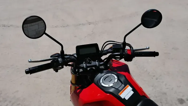 2026 Honda GROM CHERRY RED Image 5