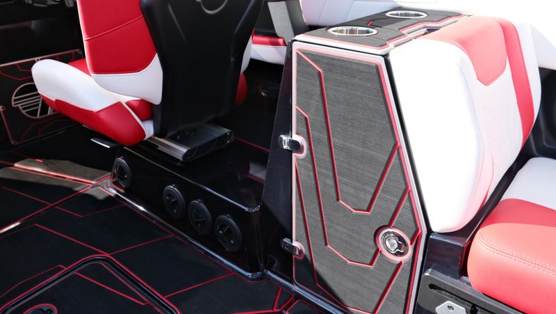 2025 MALIBU WAKESETTER 25 LSV  in a RED-BLACK-WHITE exterior color. Family PowerSports (877) 886-1997 familypowersports.com 