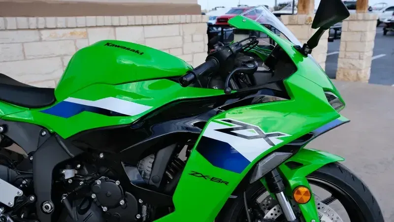 NEW 2026 KAWASAKI NINJA ZX6R ABS Image 3