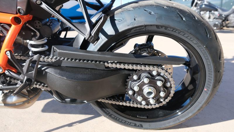 NEW 2026 KTM 1390 SUPER DUKE R EVO Image 22