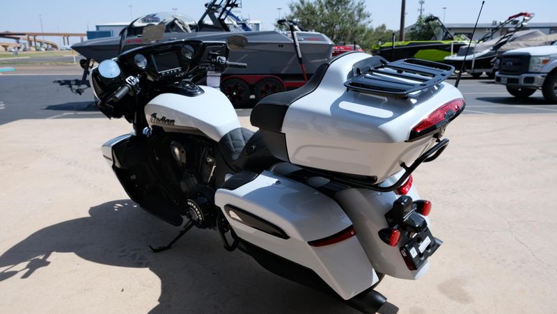 NEW 2026 INDIAN MOTORCYCLE ROADMASTER POWERPLUS DARK HORSE WITH 112 AND AUDIO PACKAGE Image 5