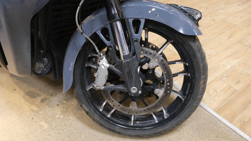 USED 2023 INDIAN MOTORCYCLE PURSUIT DARK HORSE PREM STEALTH GRAY Image 3