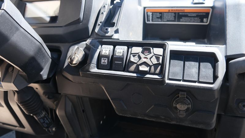 USED 2024 CAN-AM DEFENDER MAX XT HD10 Image 16