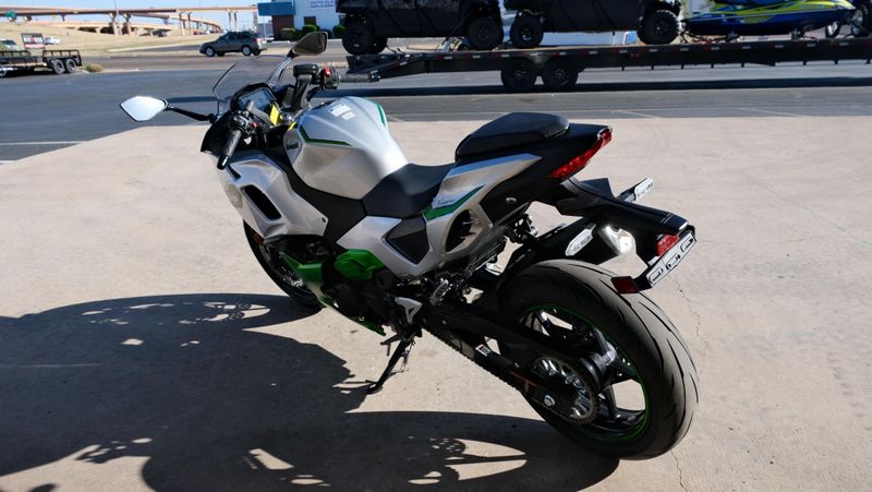 USED 2024 KAWASAKI NINJA 7 HYBRID ABS Image 5