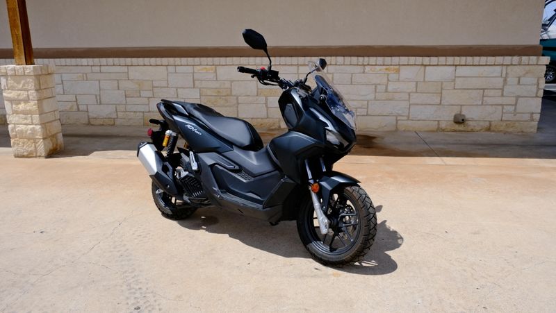 USED 2025 HONDA ADV160 Image 1