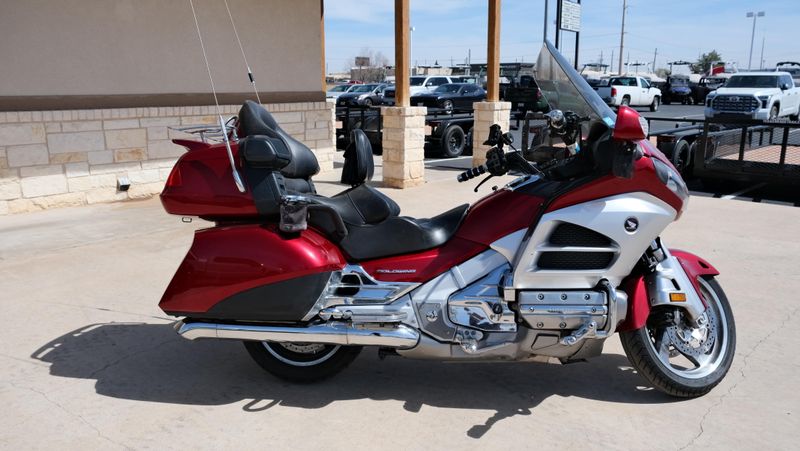 USED 2012 HONDA GOLD WING AUDIO COMFORT Image 2