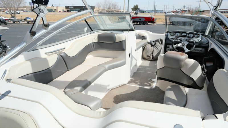 USED 2009 YAMAHA 212X Image 10