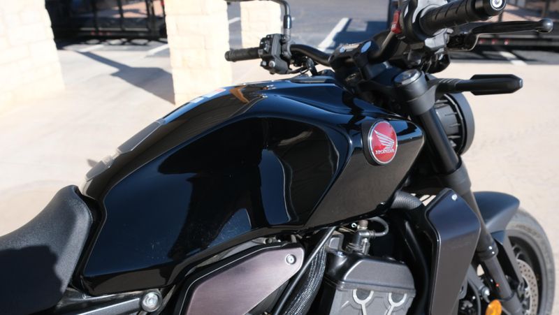 USED 2023 HONDA CB1000R BLACK EDITION Image 13