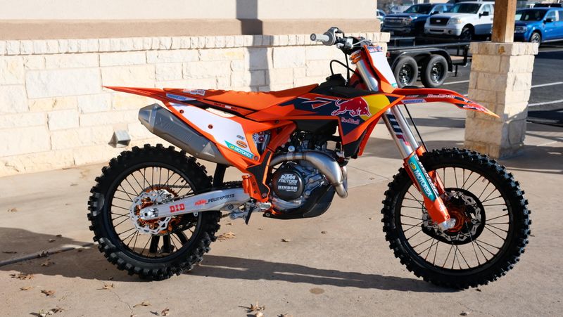 NEW 2026 KTM 450 SXF FACTORY EDITION Image 2