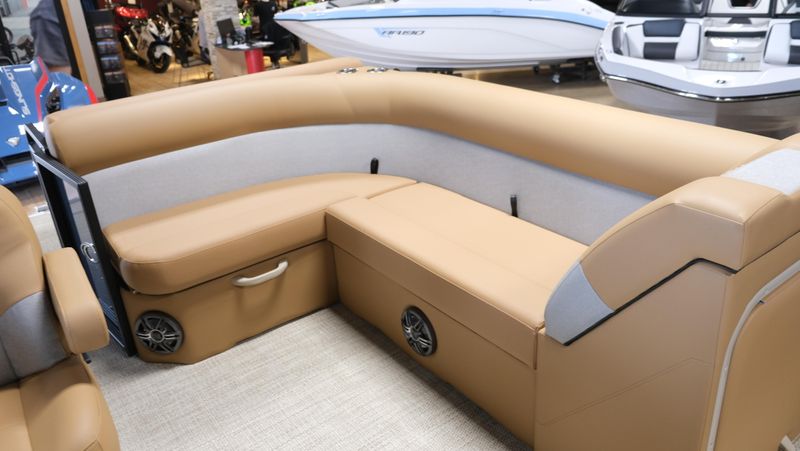 NEW 2026 CREST CONQUEST SE 200 CRUISE Image 9