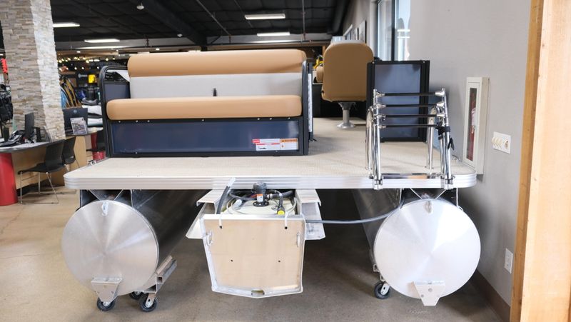 NEW 2026 CREST CONQUEST SE 200 CRUISE Image 4