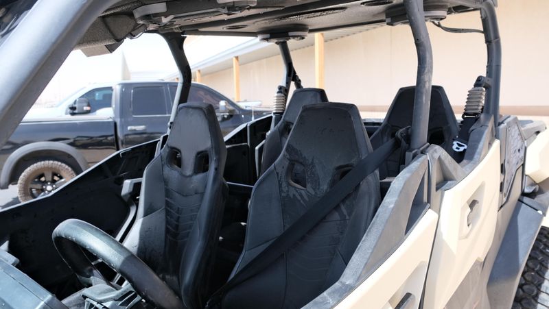 2024 Can-Am COMMANDER MAX XT-P 1000R DESERT TAN & CARBON BLACKImage 9