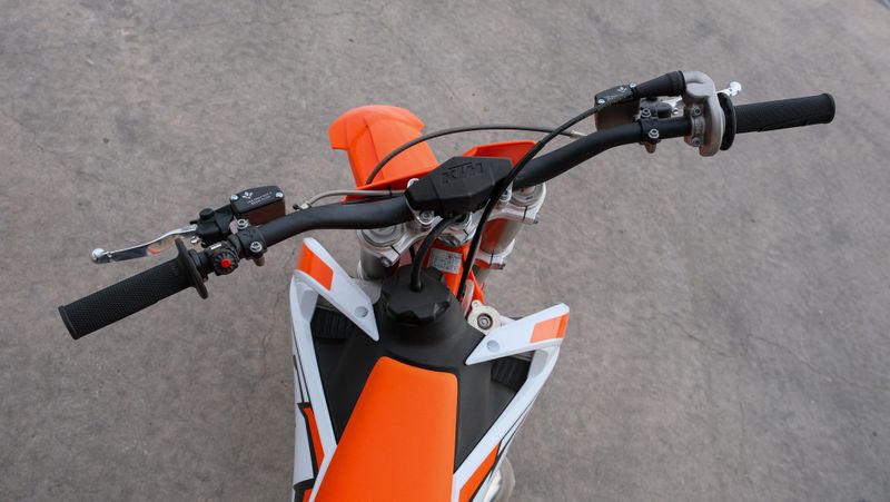 2024 KTM 85 SX 1916 in a ORANGE exterior color. Family PowerSports (877) 886-1997 familypowersports.com 