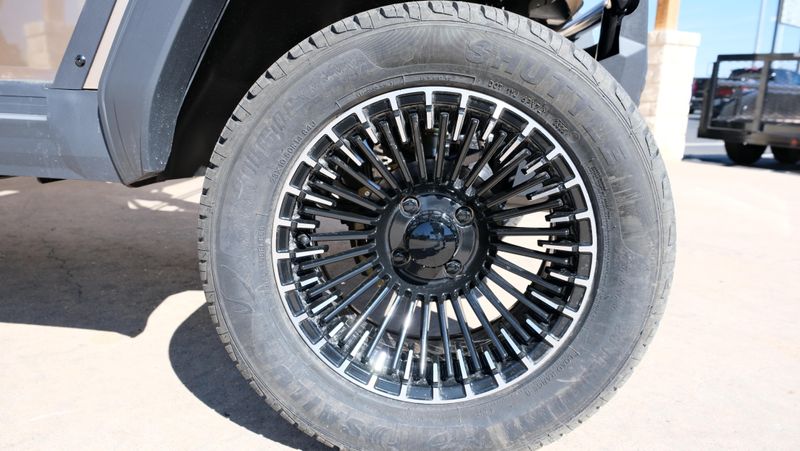 USED 2025 EPIC E40 FX Image 21