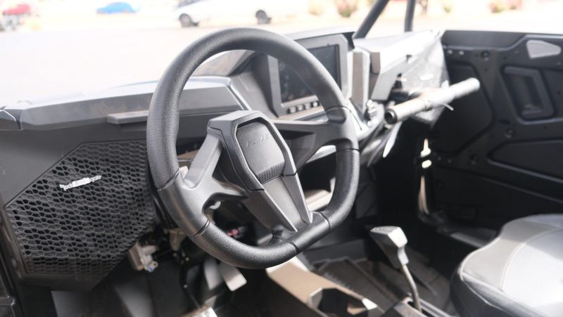 NEW 2026 POLARIS RZR XP 4 1000 ULTIMATE STEALTH GRAY Image 19