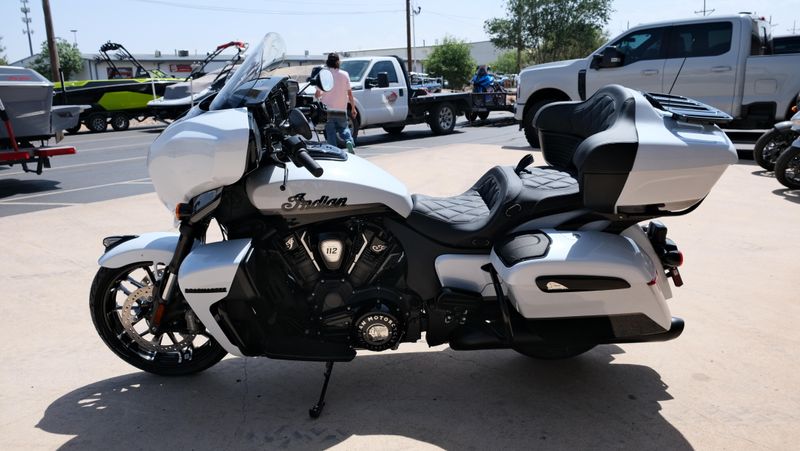 NEW 2026 INDIAN MOTORCYCLE ROADMASTER POWERPLUS DARK HORSE WITH 112 AND AUDIO PACKAGE Image 6