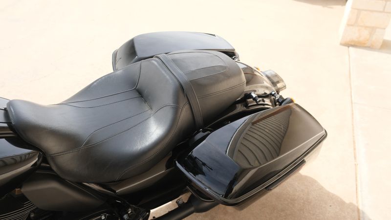 USED 2023 HARLEY ROAD GLIDE ST Image 10