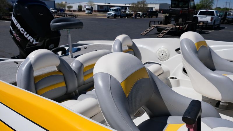 USED 2011 NITRO Z7 SPORT Image 9