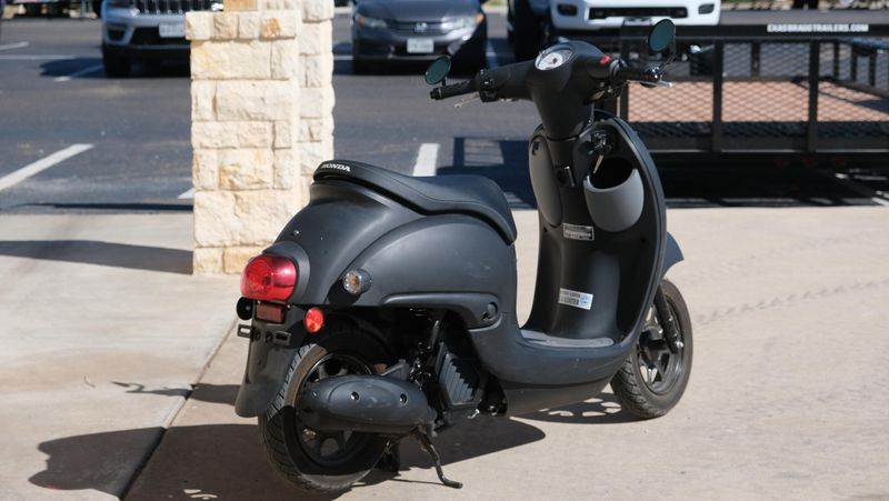 USED 2017 HONDA METROPOLITAN BASE Image 3