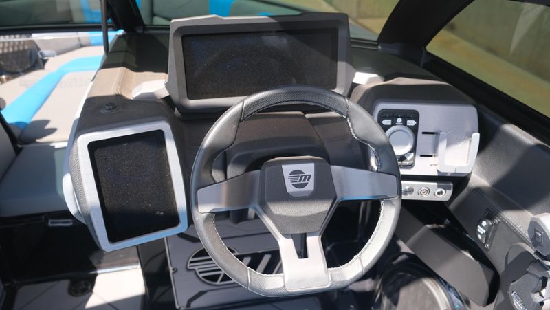 USED 2024 MALIBU WAKESETTER 23LSV Image 22