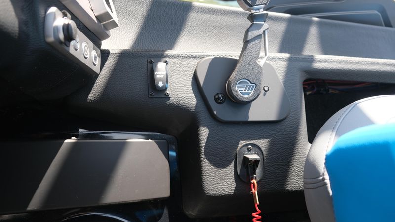 USED 2024 MALIBU WAKESETTER 23LSV Image 26