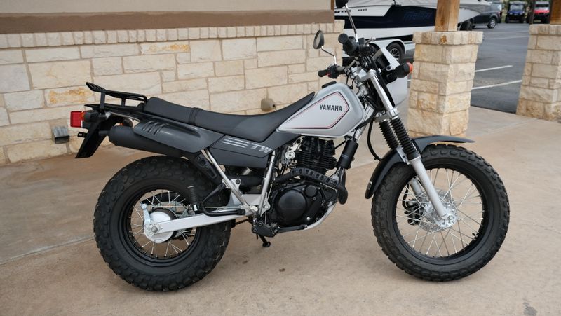 USED 2024 YAMAHA TW 200 Image 2