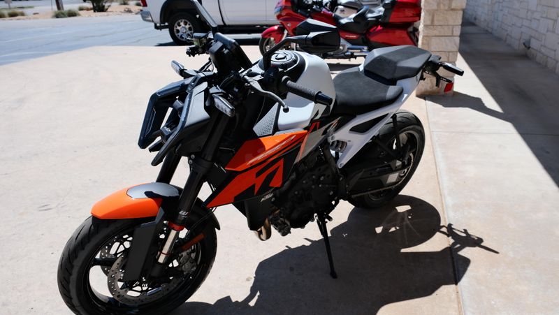 NEW 2027 KTM 990 DUKE Image 7