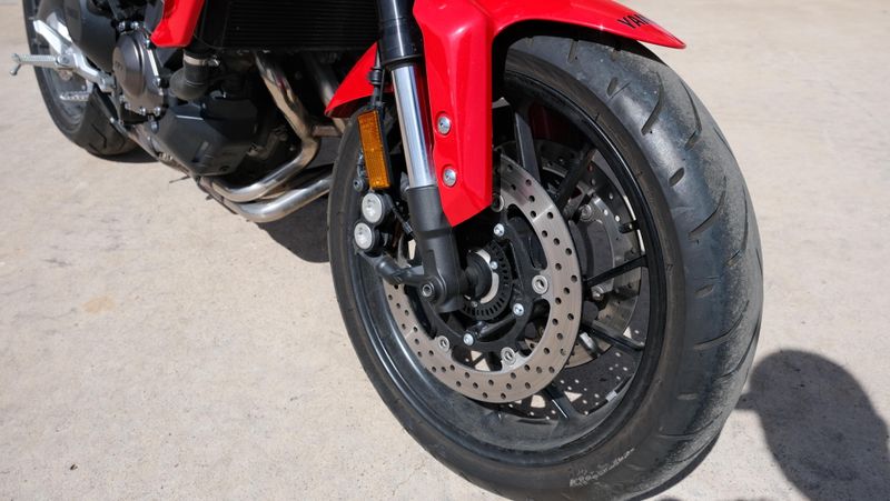 USED 2018 YAMAHA MT09 Image 11