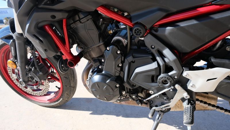 USED 2024 KAWASAKI Z650 ABS Image 18