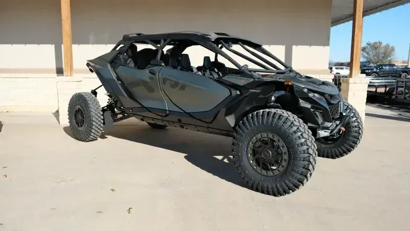 NEW 2026 CAN-AM MAVERICK R MAX X RC WITH SMARTSHOX 999T DCT Image 1