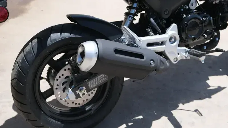 2026 Honda GROM SP MATTE BLACK METALLIC Image 9