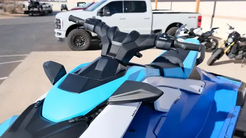 NEW 2026 YAMAHA JETBLASTER DLX 3 3UP Image 4