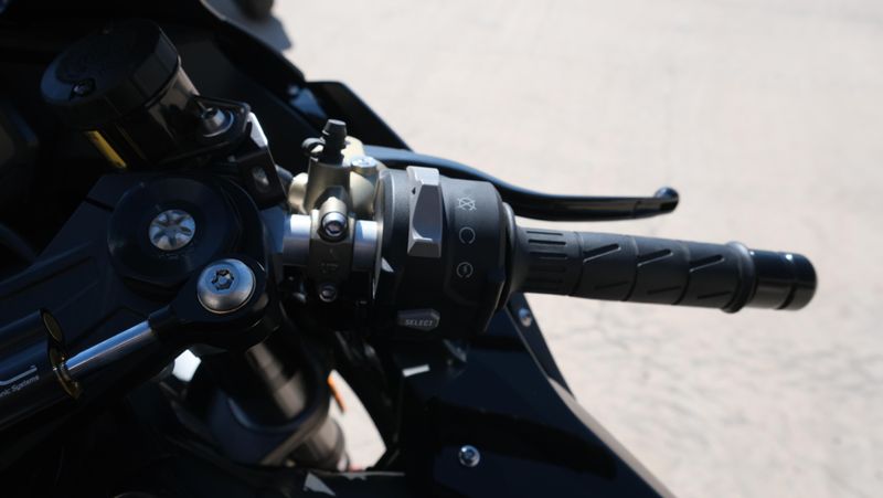 USED 2025 KAWASAKI NINJA ZX10R METAL FLAT SPARK BLACK AND EBONY  in a METAL FLAT SPARK BLACK AND EBONY exterior color. Family PowerSports (877) 886-1997 familypowersports.com