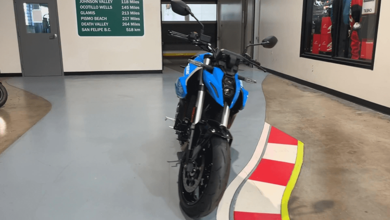 New 2025 Suzuki GSX-8S Image 2