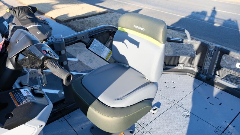 NEW 2026 SEADOO SWITCH FISH COMPACT 170HP WITH PAINTED TRAILER6 Image 12