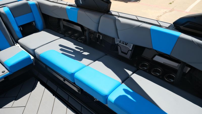 USED 2024 MALIBU WAKESETTER 23LSV Image 17