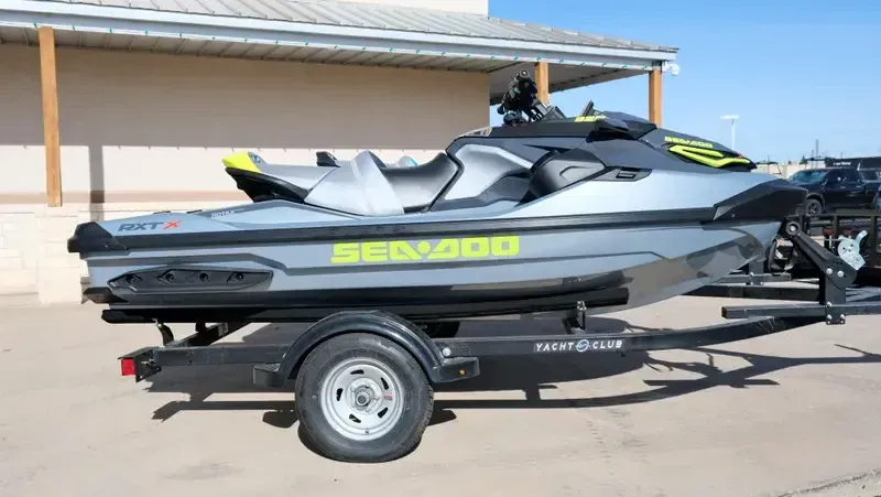NEW 2026 SEADOO RXTX 325 WITH SOUND SYSTEM Image 4