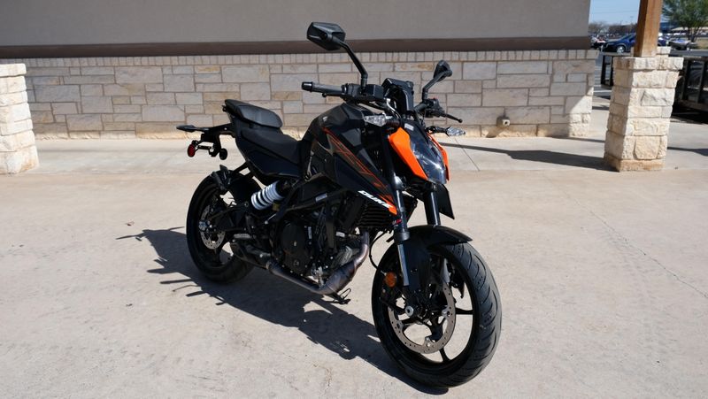NEW 2026 KTM 250 DUKE Image 1